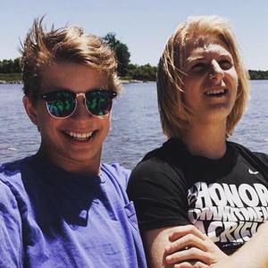 Meet your Posher, Eli